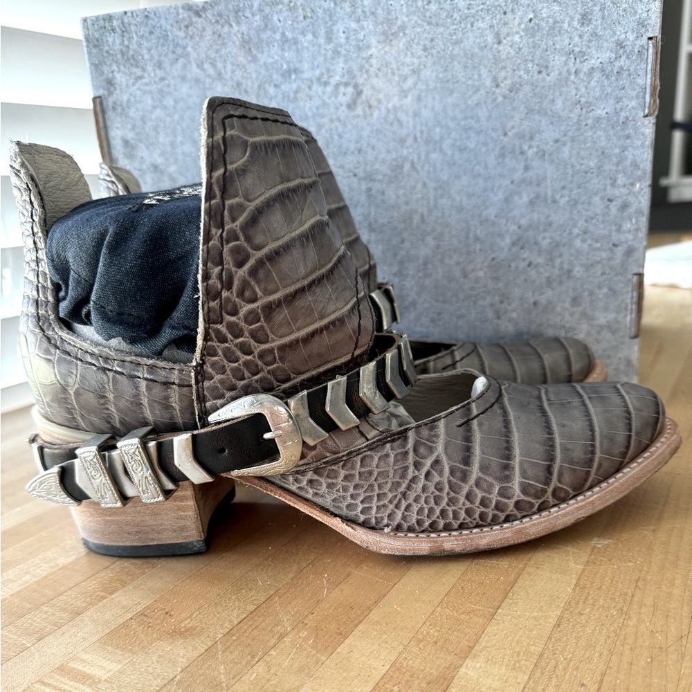 EUC Freebird by Steven booties